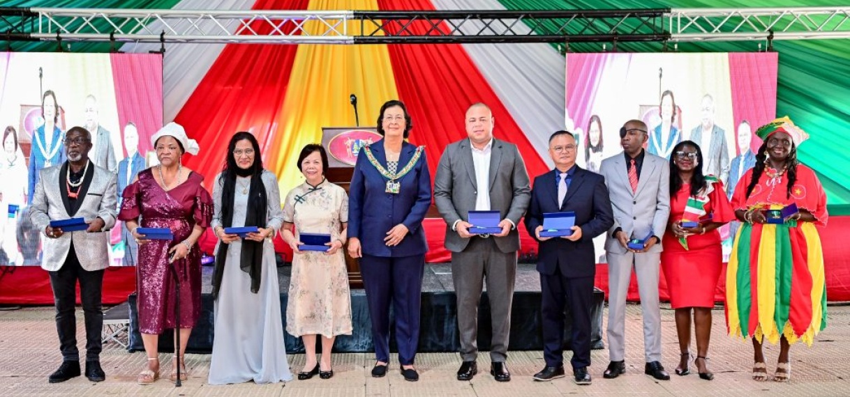 Bijkans 190 Surinamers gedecoreerd voor bijzondere inzet