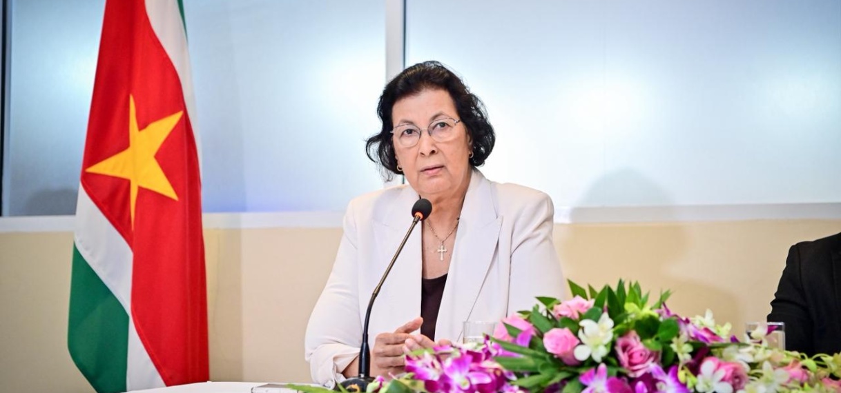 President Simons benadrukt: geen regeringsgesprek met Chinalco