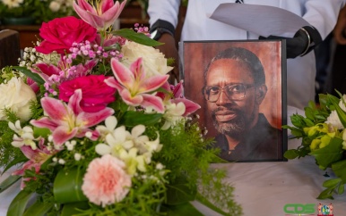 Suriname neemt respectabel afscheid van oud-president Venetiaan