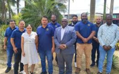 Minister Landveld bespreekt knelpunten luchtverkeersleiding na verstoring luchtverkeer