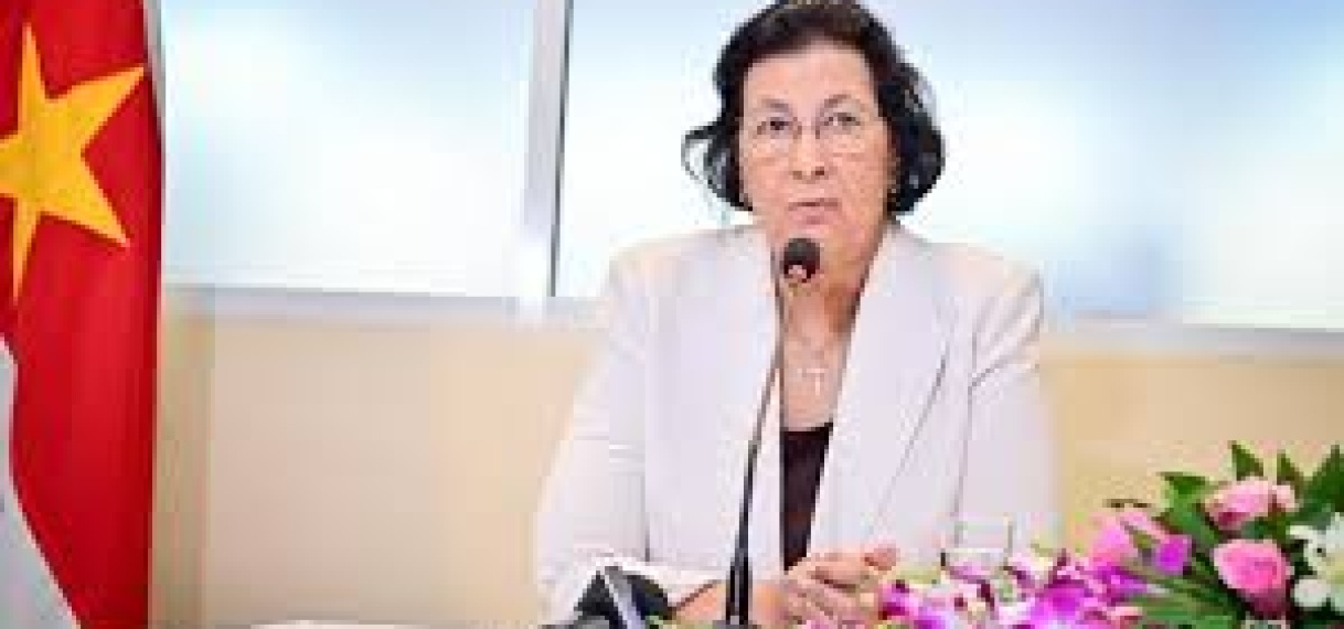 President Simons kondigt maatregelen aan tegen medicijnentekorten en personeelstekort