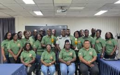 Waarnemend korpschef Pinas huldigt succesvolle KPS-delegatie na Internationale politiespelen