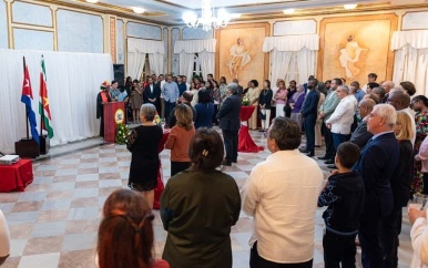 Surinaamse ambassade in Cuba viert 50 jaar Srefidensi