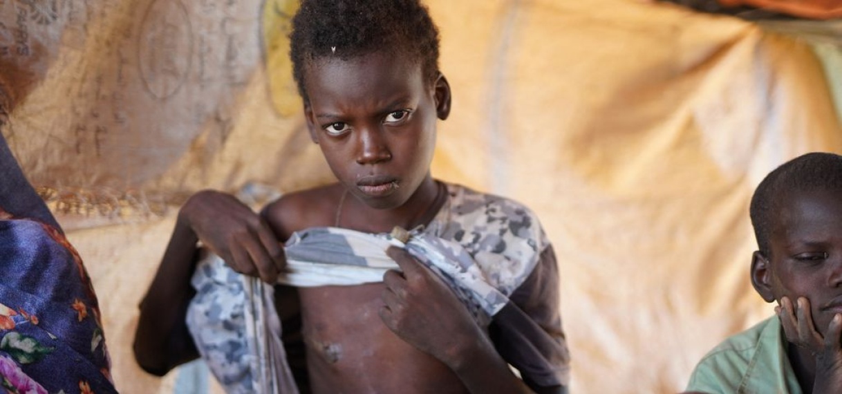 Satellietbeelden tonen mogelijk 150 stapels lichamen na massamoord in Sudanese stad Al-Fasher