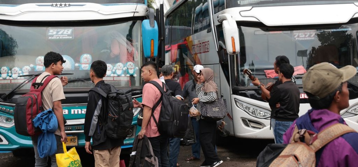 16 doden bij busongeluk op Java