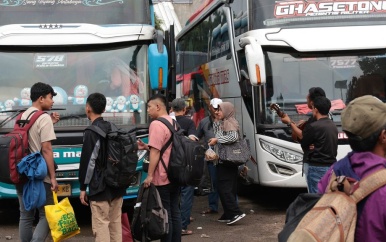 16 doden bij busongeluk op Java