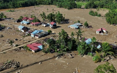 UPDATE: Dodental door overstromingen in Azië stijgt tot boven de 1100