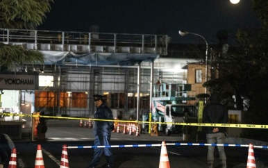 Mes- en vloeistofaanval in Japanse fabriek eist 15 gewonden