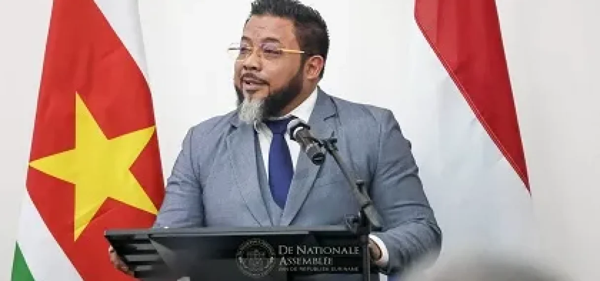 Bronto Somohardjo: ‘Suriname is geen alinea, we lopen naast Nederland’