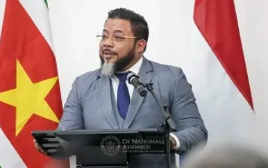 Bronto Somohardjo: ‘Suriname is geen alinea, we lopen naast Nederland’