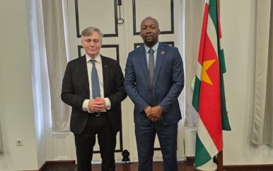 Ambassadeur van Finland en minister Abiamofo verkennen samenwerkingsmogelijkheden