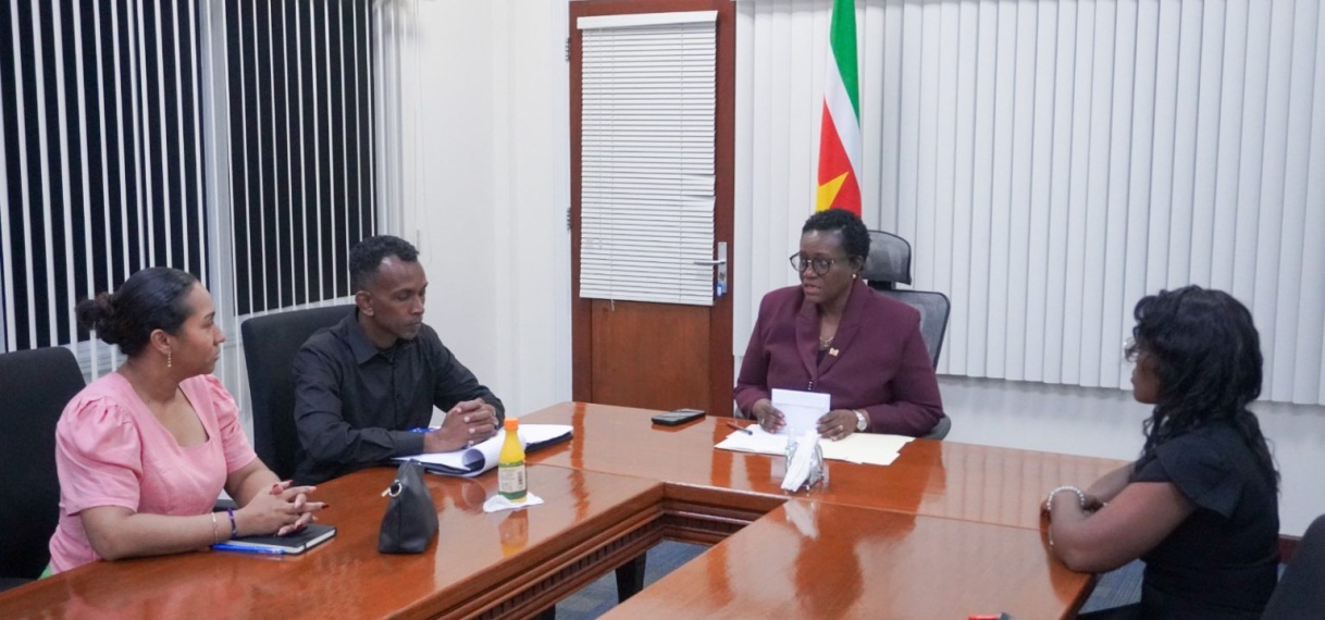 Minister Wijnerman installeert nieuw College van Beheer bij Bureau voor de Staatsschuld