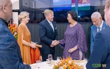 Koning Willem-Alexander looft veerkracht Suriname
