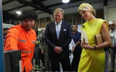 Koninklijke delegatie bezoekt NATIN samen met minister Tsang