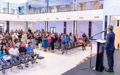 Ruim 260 ambtenaren Binnenlandse Zaken leggen ambtseed af