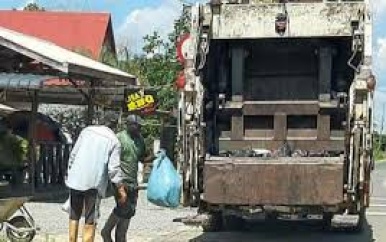 Vuilophaal weer onder druk: Tsang wijst op betalingsachterstand en discussie over SRD 50 bijdrage