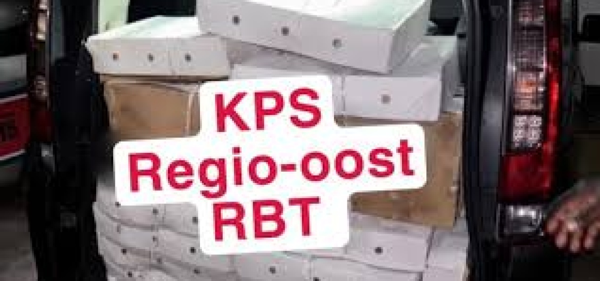 Drie aanhoudingen bij vermoedelijke smokkel van kippenbouten