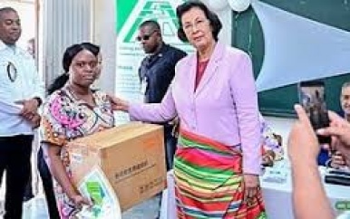 Simons: Surinamers moeten skills opbouwen met oog op olie- en gassector