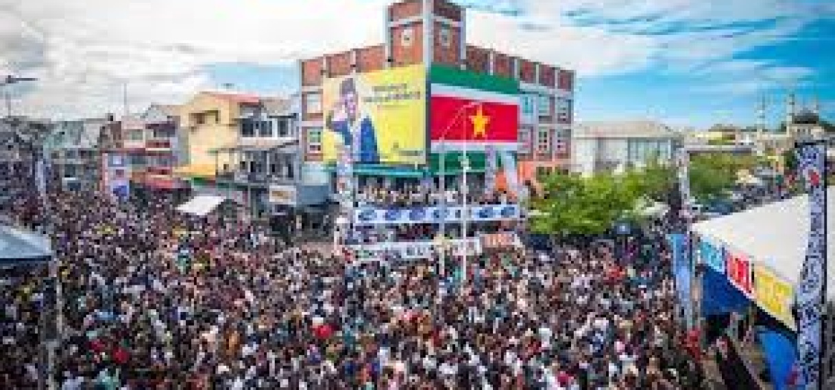 Feestdagen in Suriname sober door steeds verlagende koopkracht