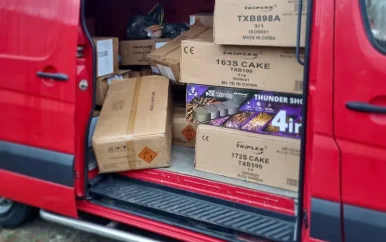 Politie vindt ruim 1000 kilo vuurwerk in bestelbusje