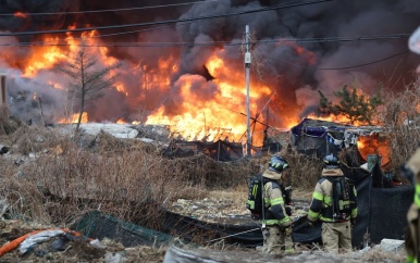 Tientallen ontheemd na brand in sloppenwijk Seoul