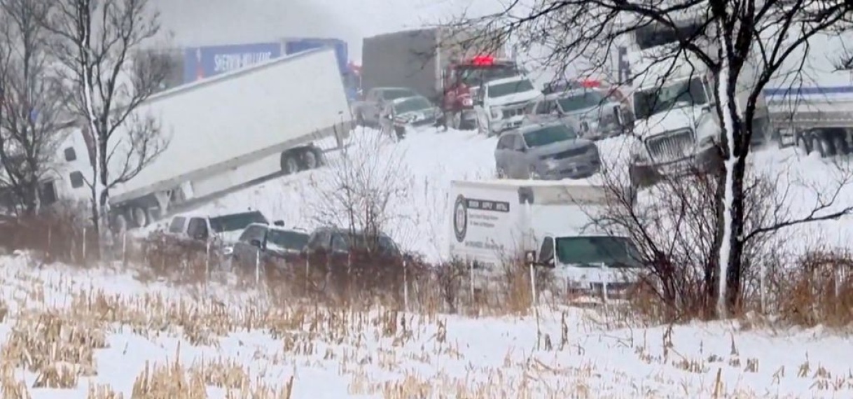 Ruim 100 voertuigen betrokken bij kettingbotsing in Michigan