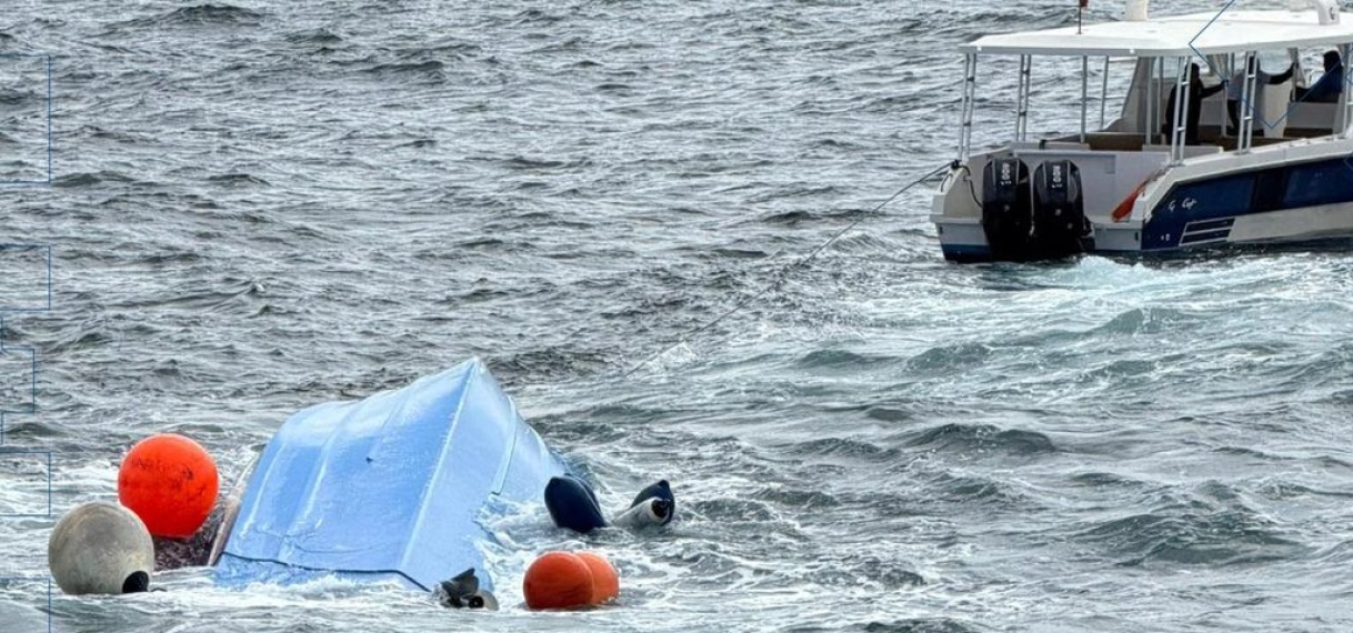 Toeristenboot kapseist bij Oman: drie Fransen overleden