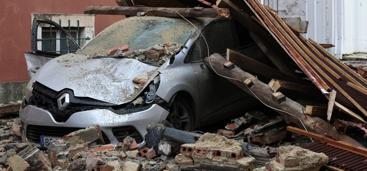 Vijf doden door storm Kristin in Portugal, massale stroomuitval