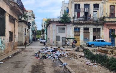 Cuba beeft onder de dreiging van VS, terwijl economie op instorten staat