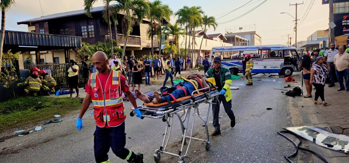 Zware aanrijding met 4 doden en 18 gewonden