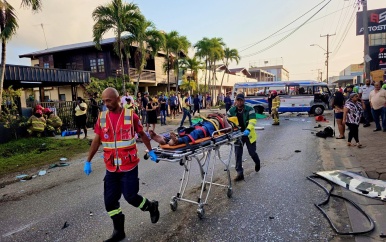 Zware aanrijding met 4 doden en 18 gewonden