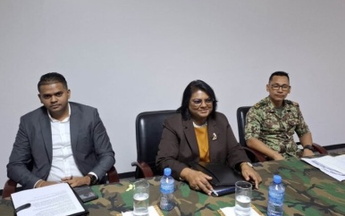 Directeur Defensie Jayant Bidesie per direct uit zijn functie gezet