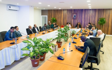 President Jennifer Simons voert overleg over de situatie in Venezuela