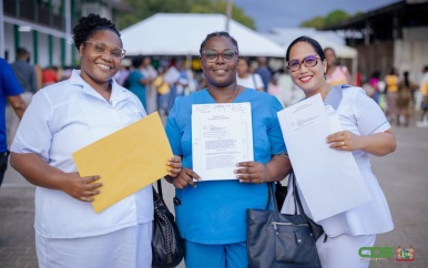 Verpleegkundigen en leerkrachten ontvangen toewijzingsbeschikkingen