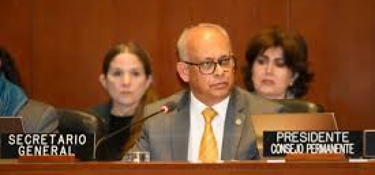 Rubio belt OAS-topman Ramdin; OAS roept op tot de-escalatie na Amerikaanse actie in Venezuela