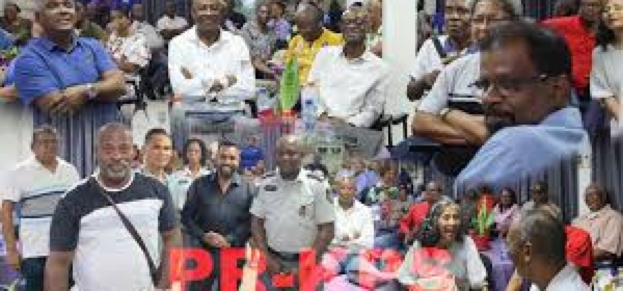 Gepensioneerde politieambtenaren en korpsleiding slaan brug tussen verleden en heden