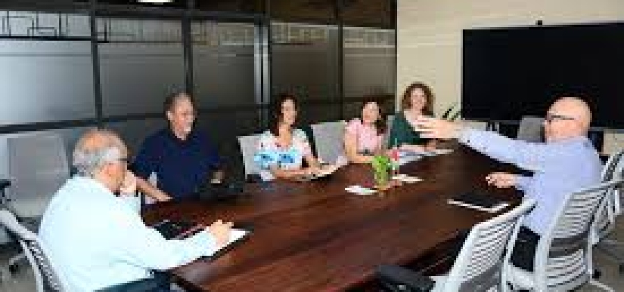 Directie Cultuurfonds bespreekt versterking culturele samenwerking met Suriname