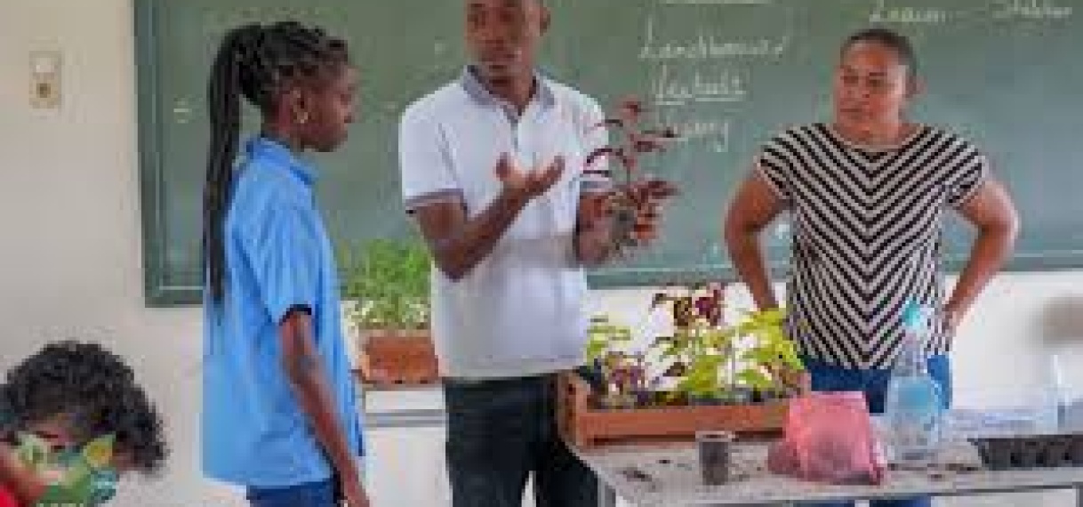 LVV versterkt landbouwonderwijs op J.E. Dennertschool met praktijkgerichte lessen