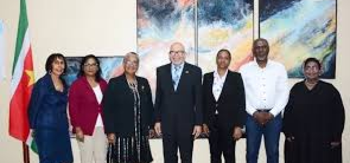 Nieuw bestuur ADEKUS geïnstalleerd