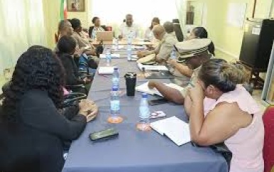 Directieteam RO informeert dc’s Sipaliwini over beleidsgebieden