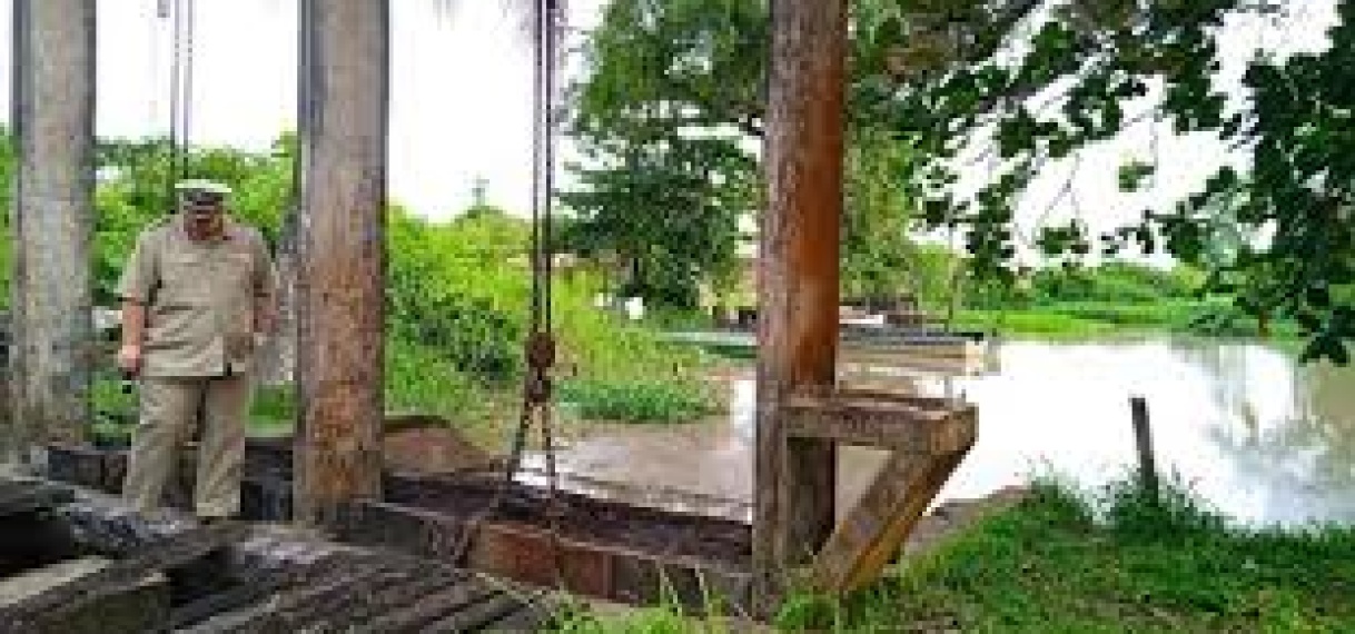 Deplorabele waterinfrastructurele werken in Wanica Zuid-Oost; ‘het volk is werkelijk gestraft’