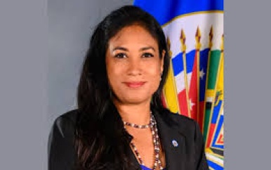 Xaviera Jessurun levert diplomatiek paspoort in