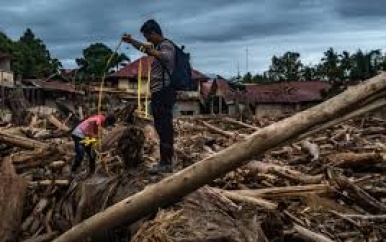 Indonesië staakt deel mijnbouw na overstroming die zeldzame apen wegspoelde