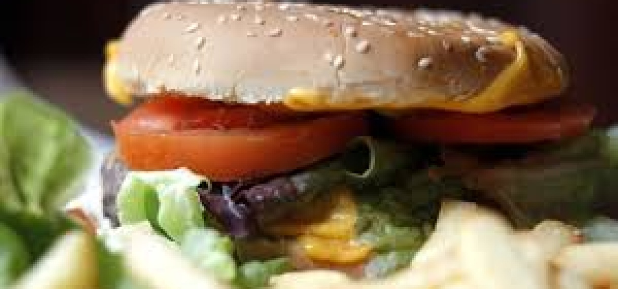 Verenigd Koninkrijk verbiedt reclame voor junkfood overdag