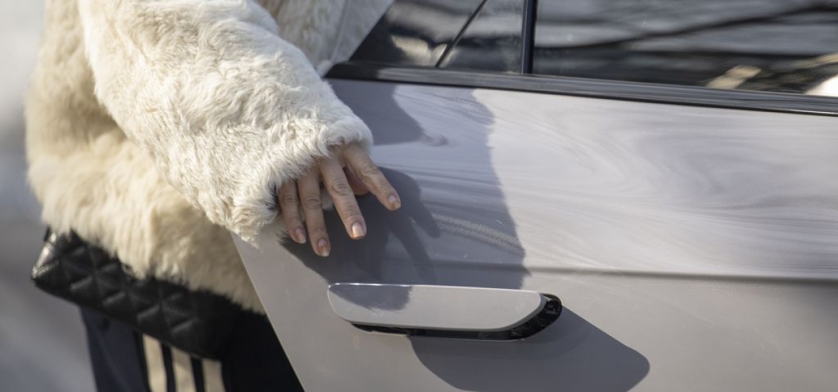 China verbiedt ‘verborgen’ autodeurhandgrepen na dodelijke ongelukken