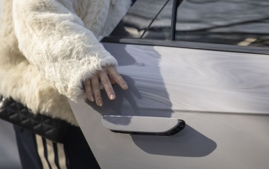 China verbiedt ‘verborgen’ autodeurhandgrepen na dodelijke ongelukken