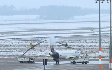 Luchthaven BER blijft gesloten door gladheid