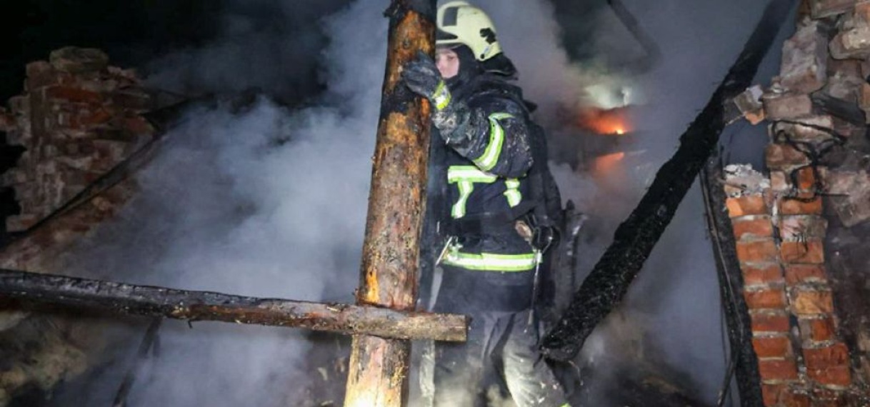 Vader en drie jonge kinderen omgekomen bij Russische aanval; zwangere moeder gered