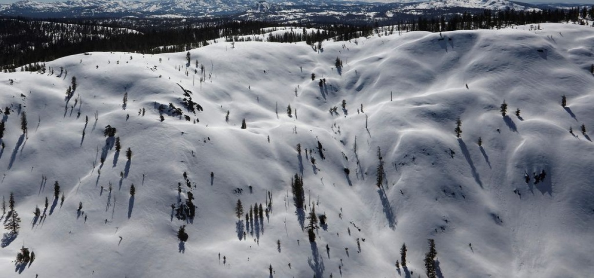 Zes skiërs gered na lawine in Californië; negen worden nog vermist