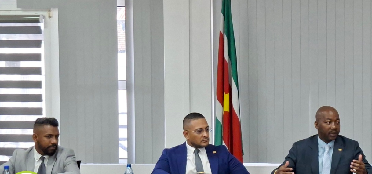 Interministerieel overleg over naleving protocol Moeroekreek bij concessie Rosebel